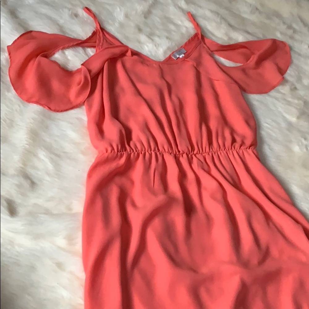 Flutter sleeve pink dress